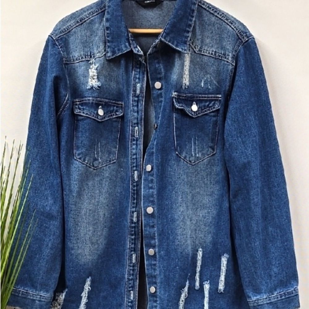 Dokotoo Oversized Denim Distresse
Jean Shacket NWT